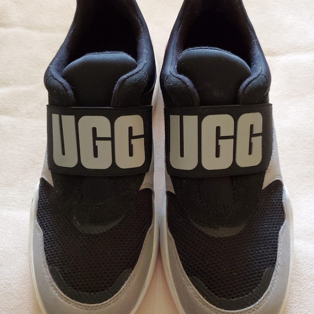 UGG women's slip on sneakers size 7.5 US